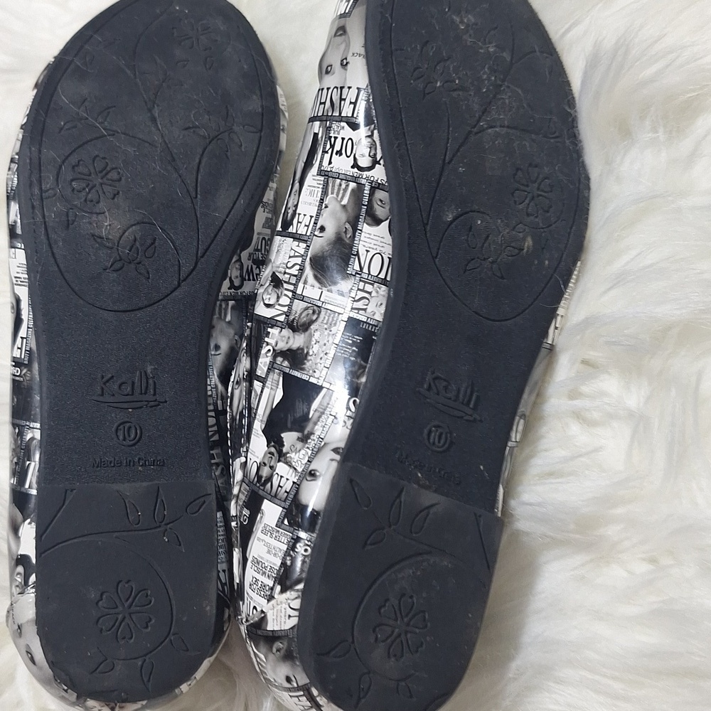 Black and White kalli Size 10 Graphic Lace-Up Shoes - Picture 5 of 7